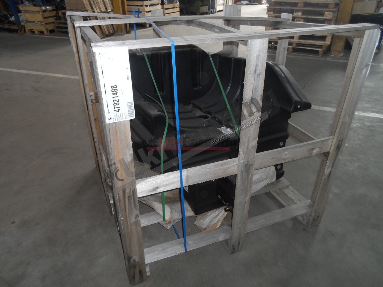 Бак CASE паливний правий Magnum 290/340 (вир-во CNHI) 84377607
